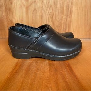 Dansko Clogs Black Womens 8 / 38 SEF1214